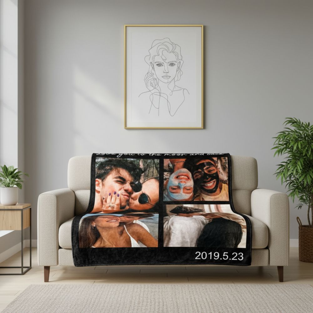 Eine personalisierte Fleecedecke auf einem Sofa